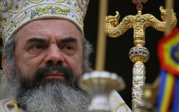 Patriarhul Daniel renunță la coloana …