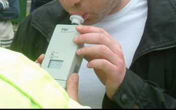 Băutura bat-o vina! Șase metri …