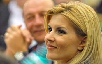 Bombă atomică: Elena Udrea îl …