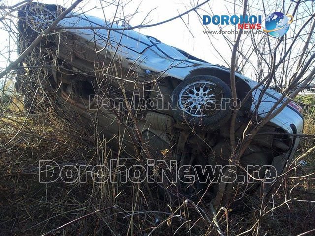 Accident rutier spectaculos pe DN Botoșani – Dorohoi. Un BMW a ieșit în decor după care șoferul a rupt-o la fugă