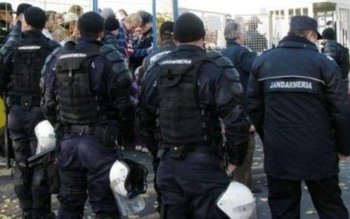 Suporteri sancţionaţi, de jandarmi cu …