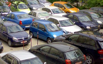 Datul kilometrilor înapoi, sport naţional. …