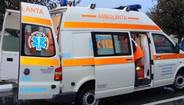 Angajat al unei societăţi din Botoşani transportat la spital în urma unui accident la locul de muncă