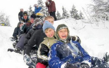 Elevii și preșcolarii vor intra …