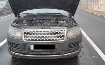 Autoturism de lux furat din …