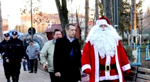 Sute de copii s-au întâlnit cu Moș Crăciun în Parcul Mihai Eminescu - FOTO