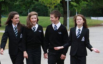 Veste proastă pentru elevi. Uniforma …