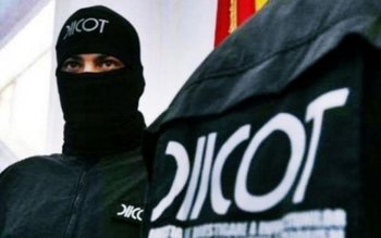 Grupare de români și moldoveni, …