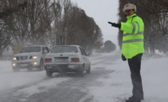 Informare meteo de ultimă oră: precipitaţii, vânt şi polei. Vezi zonele afectate