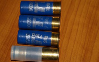 Patru cartuşe de vânătoare depistate …