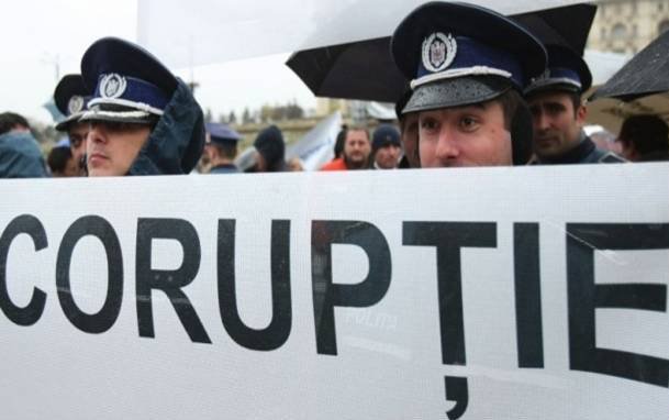 O fostă poliţistă din Botoșani, a plecat la muncă în străinătate: „Părăsesc un sistem corupt”