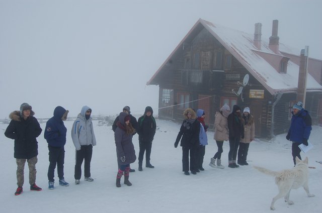 Proiect de supraviețuire montană și sporturi de iarnă cu profesori din județul Botoșani - Galerie FOTO