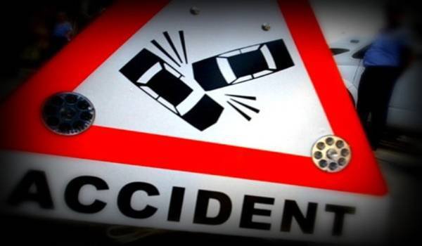 ACCIDENT! Un tânăr a ajuns în stare gravă la spital după ce s-a dat cu maşina peste cap