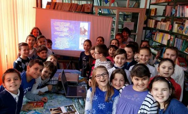 Școala Gimnazială Nr. 11 Botoșani - Activități desfășurate cu ocazia împlinirii a 166 de ani de la nașterea poetului Mihai Eminescu - FOTO