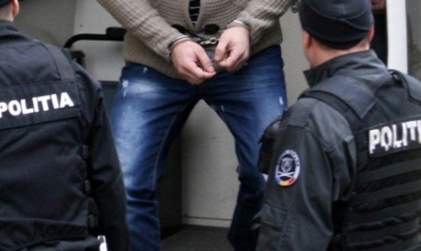 Botoşănean bănuit de comiterea mai multor infracţiuni de furt, identificat şi reţinut de poliţişti