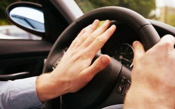 Cine abuzează de claxon rămâne …