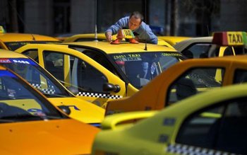 Reguli stricte pentru taximetriști. Vezi …