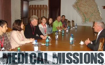 Medicii americani vor să vină …