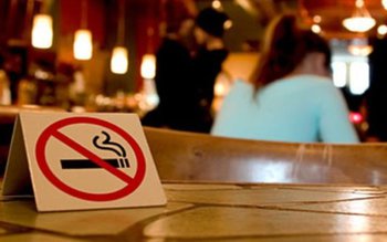 Fumatul, interzis în spaţiile publice …