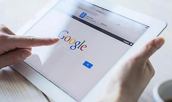Ce sumă a primit studentul care a deţinut domeniul google.com pentru 1 minut