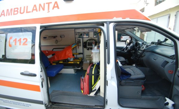 Accident grav pe drumul european Iași-Botoșani. Trei persoane au ajuns la spital!