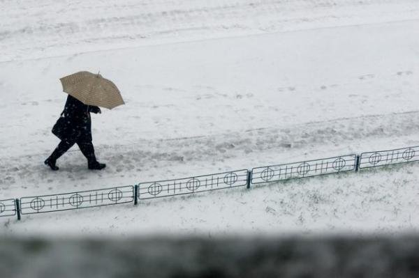 Informare meteo: Ploi și vijelii, începând de sâmbătă dimineața în întreaga țară, la munte va ninge viscolit!