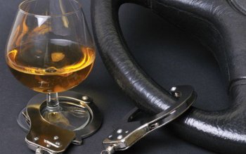 S-a urcat băut la volan, …