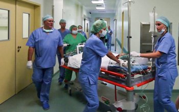 Medicii din străinătate, chemaţi să …