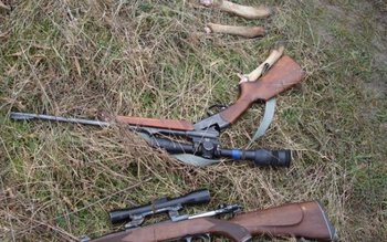 Doi bărbaţi cercetați pentru uz …