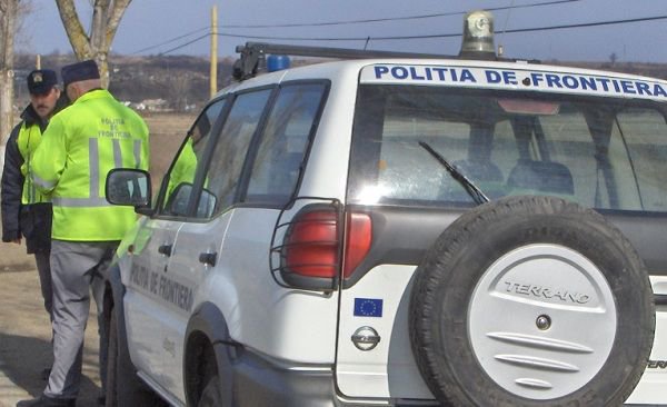 Autoturism neînmatriculat descoperit de poliţiştii de frontieră