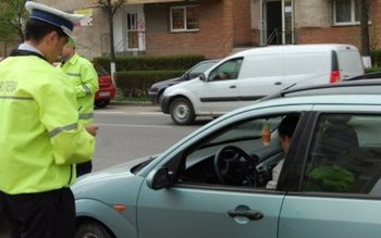 Peste 100 de poliţişti din …