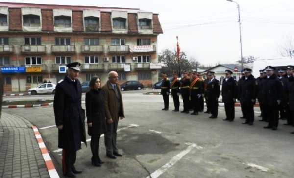 Raed Arafat a depus flori la monumentul eroilor pompieri din Botoșani - FOTO