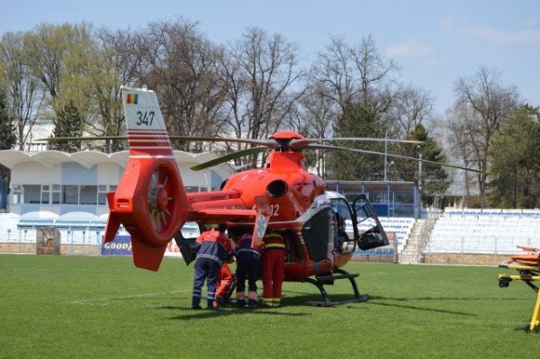 Profesor la un Colegiu din Dorohoi preluat de elicopterul SMURD şi transportat la Iaşi