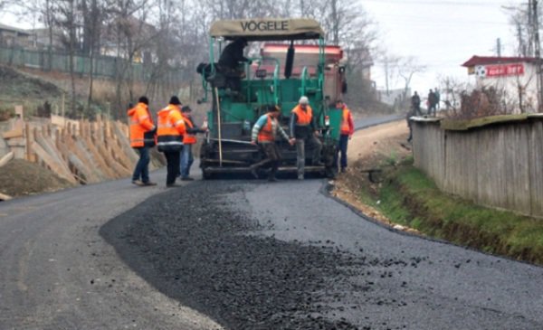 Încep lucrările de reparaţii, întreţinere şi asfaltări la drumurile din județul Botoșani. Vezi unde se va lucra!