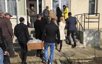 Peste 50 de bătrâni de …