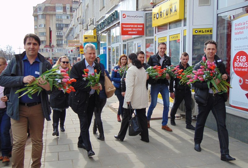 Mișcarea Populară Botoșani, transmite domanelor și domnișoarelor, o primăvară frumoasă - FOTO