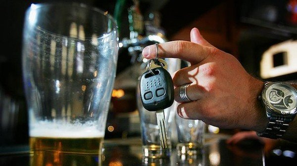 Proaspăt șofer depistat circulând sub influența alcoolului pe strada George Enescu, din municipiul Dorohoi
