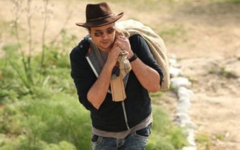 Artistul Dan Helciug revine la …