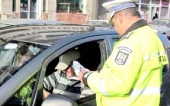Depistat în trafic, conducând un …