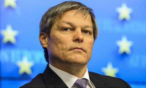 Atac fără precedent la adresa lui Cioloș: Opriți minciuna și intoxicarea! Ați ales să serviți interesele unor bancheri străini!