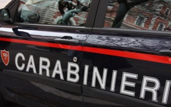 O româncă, cu soțul ei, …