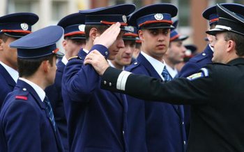 Află până la ce dată …