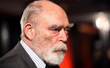 „Nu sunt tatăl copilului meu”, …