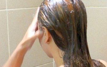 S-a spălat cu cafea pe …