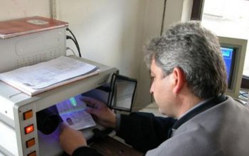 Permis fals, procurat cu 200 …