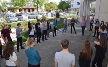 Voluntarii B-Right în Centrul de …