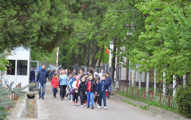 „Şcoala altfel  – Să ştii mai multe, să fii mai bun!” la Poliţia de Frontieră Botoșani - FOTO