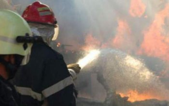 Gospodărie distrusă de flăcări. A …