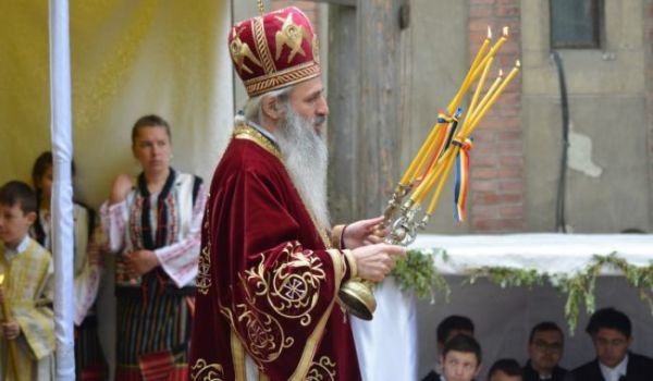 Slujbă oficiată de Preasfinţitul Teofan la Biserica „Sfântul Gheorghe” din municipiul Botoşani - FOTO