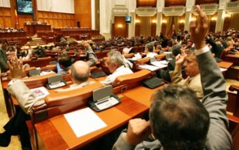 Deputaţii vor lucra la Parlament …